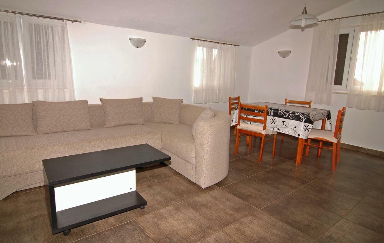 Apartment Urem Biograd Na Moru Exterior foto